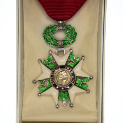 Médaille de  la légion d’honneur. Dans une boite en carton.
